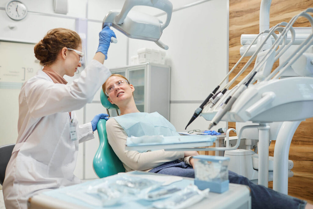 ¿Qué son las prótesis dentales de alta succión y cómo funcionan?